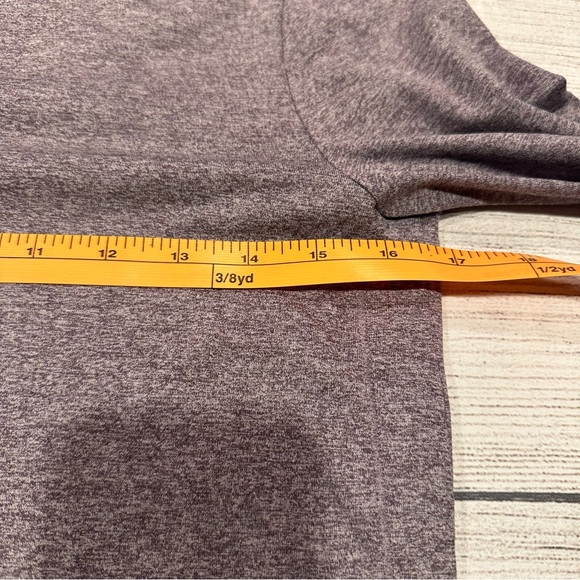 Athleta long sleeve top size XS *read* - Picture 4 of 13